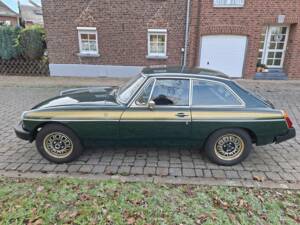 Image 8/8 of MG MGB GT (1975)