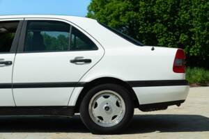 Bild 18/50 von Mercedes-Benz C 200 Kompressor (1996)