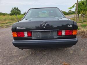Bild 5/39 von Mercedes-Benz 190 E 1.8 (1992)