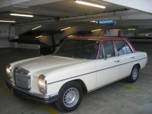 Bild 2/4 von Mercedes-Benz 230 (1971)