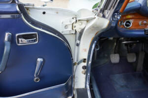 Image 21/50 of Mercedes-Benz 280 SE (1968)