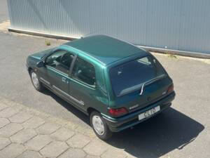Bild 2/24 von Renault Clio I 1.2 (1995)