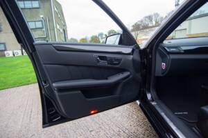 Bild 16/25 von Mercedes-Benz E 500 (2010)