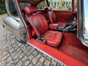Afbeelding 23/30 van Jaguar E-Type V12 (2+2) (1974)