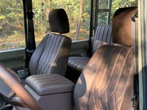 Bild 7/31 von Land Rover Defender 110 (2005)