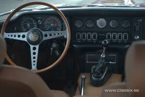 Image 8/17 of Jaguar E-Type (1970)