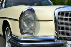Image 17/49 of Mercedes-Benz 280 SE 3,5 (1972)
