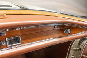 Image 8/54 of Mercedes-Benz 220 SE b (1963)