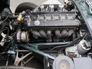 Image 15/25 de Jaguar E-Type (1970)