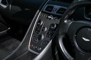 Image 15/50 of Aston Martin Vanquish Volante (2014)