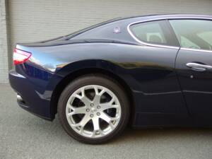 Image 27/99 of Maserati GranTurismo 4.2 (2008)