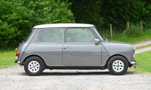 Image 2/24 of Austin Mini 1000 (1970)