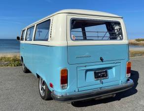 Image 3/13 of Volkswagen T2b Camper (1973)
