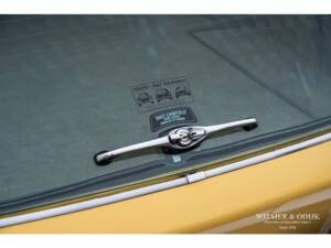 Image 22/50 of Volvo 1800 ES (1972)