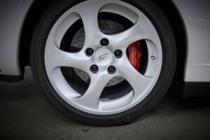 Bild 57/100 von Porsche 911 Carrera 4S (2004)
