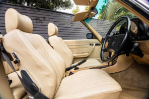 Image 41/59 of Mercedes-Benz 300 SL (1989)