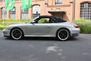 Bild 4/17 von Porsche 911 Carrera 4 (2004)