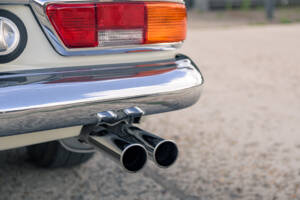 Image 27/60 of Mercedes-Benz 230 SL (1967)