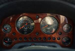 Image 17/26 of Aston Martin Virage Volante (1994)