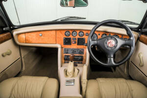Bild 7/50 von MG RV8 (1993)