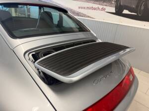 Imagen 13/19 de Porsche 911 Carrera 4 (1995)