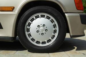Image 14/50 of Mercedes-Benz 190 E 2.3-16 (1985)