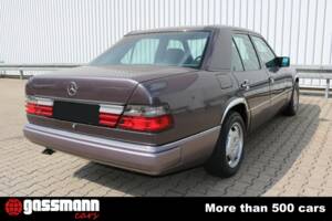 Bild 7/15 von Mercedes-Benz 300 D (1990)