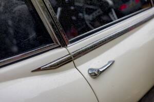 Image 21/50 de Jaguar Type E V12 (2+2) (1972)