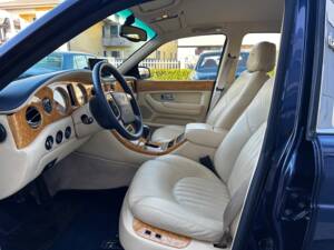 Image 11/22 of Bentley Arnage Red Label (2001)