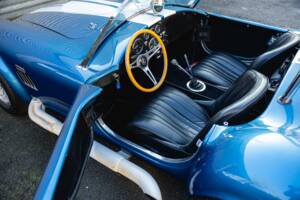 Image 3/68 of Shelby Cobra 289 (1966)