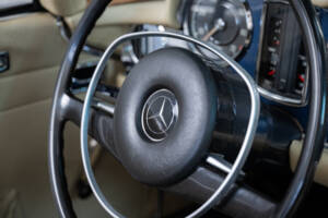 Image 16/38 of Mercedes-Benz 280 SL (1978)