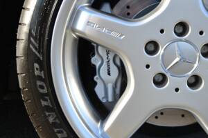 Imagen 51/100 de Mercedes-Benz E 55 AMG (2003)