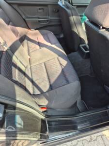 Image 40/49 of BMW 318is "Class II" (1994)