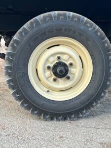 Bild 26/51 von Land Rover 88 (1976)