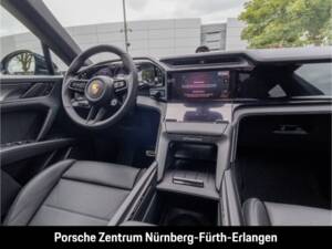 Image 23/50 of Porsche Cayenne S Electric (2026)