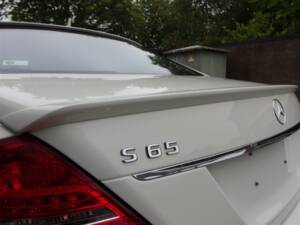 Image 18/99 of Mercedes-Benz S 65 AMG L (2006)