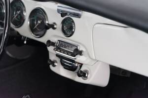 Image 31/37 of Porsche 356 C 1600 SC (1964)