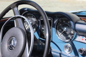 Image 21/83 of Mercedes-Benz 280 SL (1970)