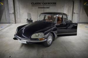 Image 2/98 de Citroën DS 21 Pallas (1971)