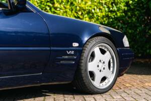Image 39/50 of Mercedes-Benz SL 600 (2000)