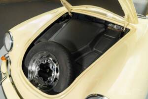 Immagine 6/19 di Porsche 356 B 1600 Super Karmann-Hardtop (1961)