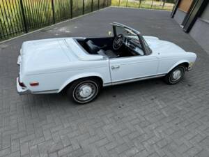 Image 14/50 of Mercedes-Benz 280 SL (1968)