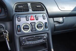 Image 27/46 of Mercedes-Benz CLK 200 (1999)