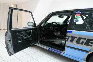 Image 4/14 of BMW 325i (1991)