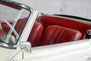 Image 33/50 de Mercedes-Benz 190 SL (1960)