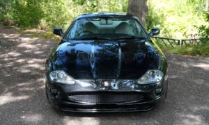 Image 6/50 of Jaguar XKR (1998)
