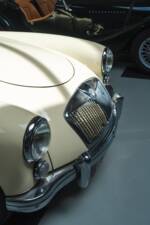 Image 2/22 of MG MGA 1600 (1960)