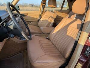 Imagen 12/26 de Mercedes-Benz 300 SDL (1987)