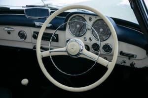 Imagen 10/38 de Mercedes-Benz 190 SL (1900)