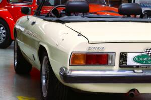 Image 11/25 of Alfa Romeo 2000 Spider Veloce (1982)